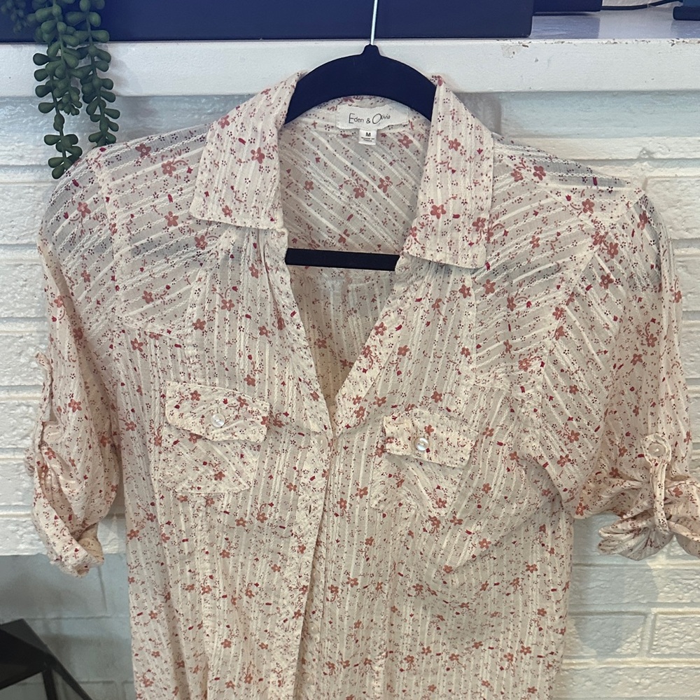 Eden & Olivia Red Floral Cream Shirt